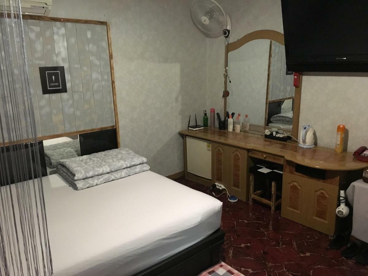 Coin Motel Busan Extérieur photo