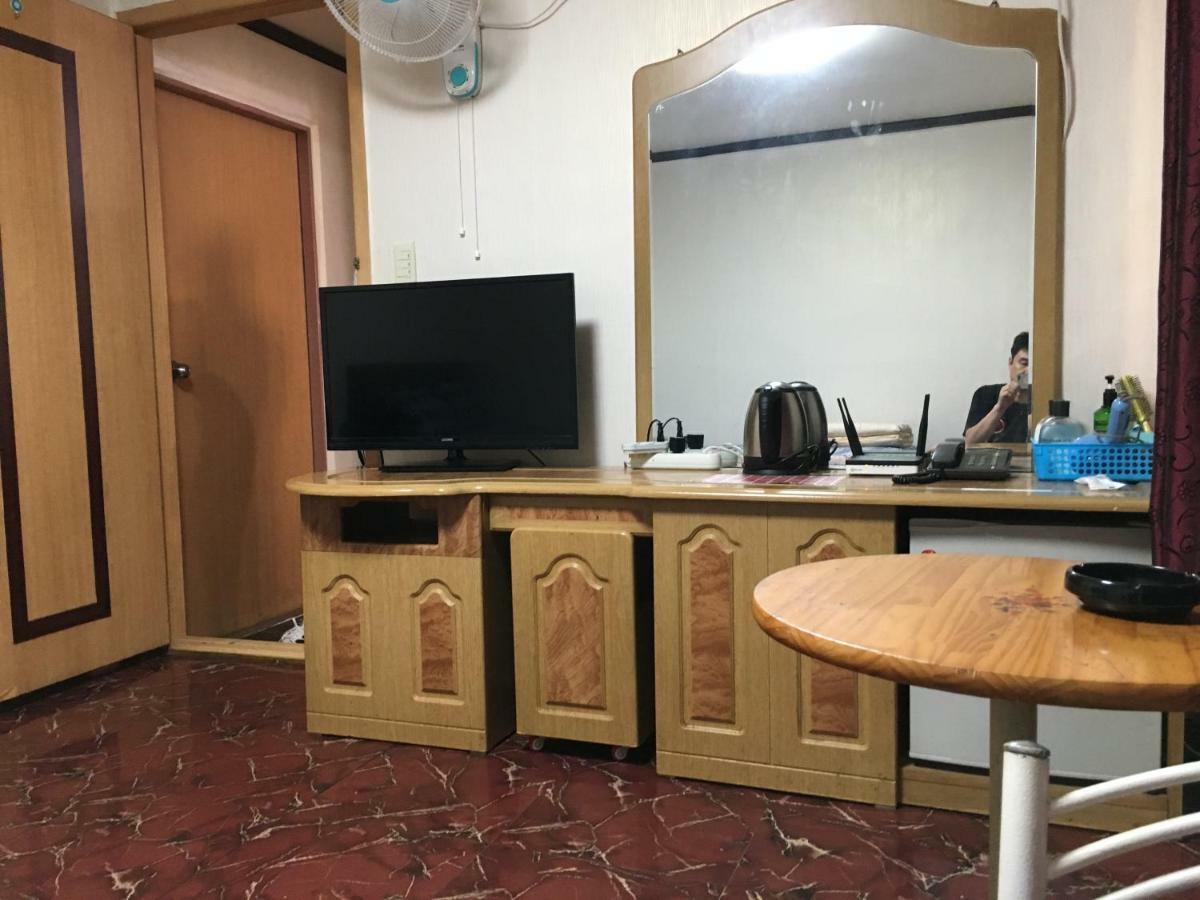 Coin Motel Busan Extérieur photo