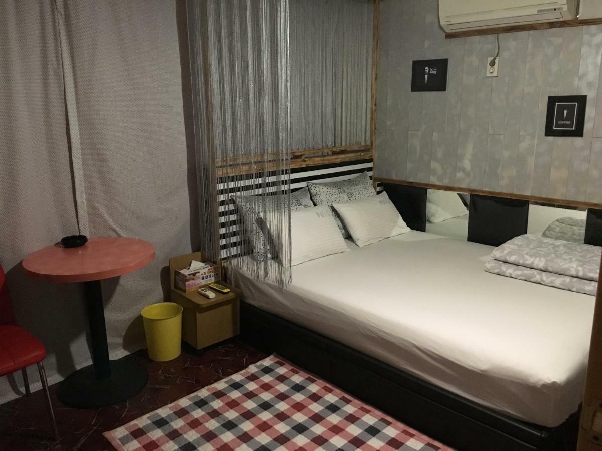 Coin Motel Busan Extérieur photo